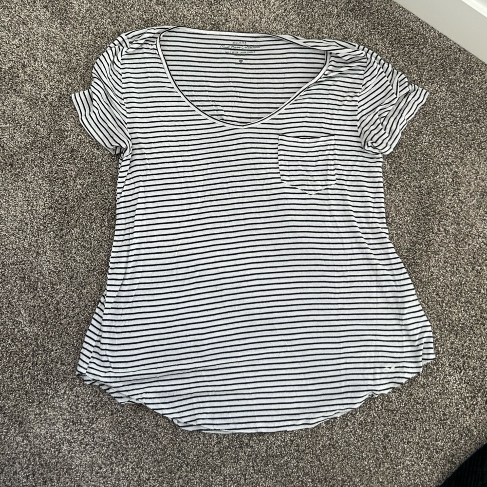 Hollister tee shirt